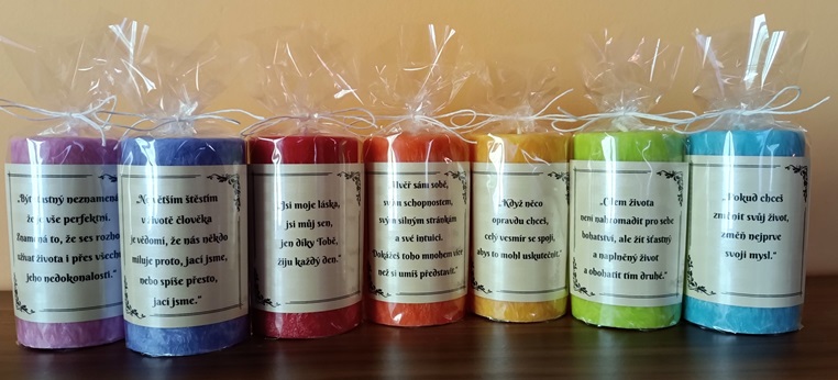 Svíčka s citátem červená