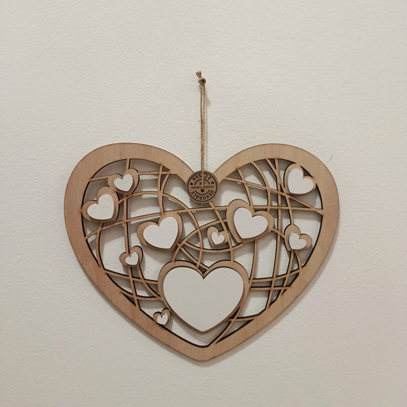 Dřevěné srdce 30 cm se srdíčky bílé