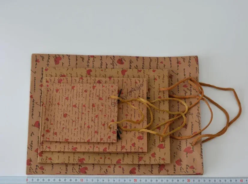 Papírová taška s potiskem Srdíček - Velikost: XS