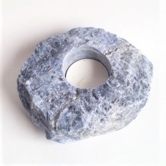 Sodalit svícen surový