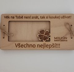 Dřevěná obálka na peníze
